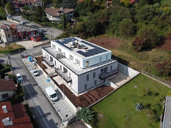 Appartamento con 5 locali in vendita in Via Balbo, Arzignano