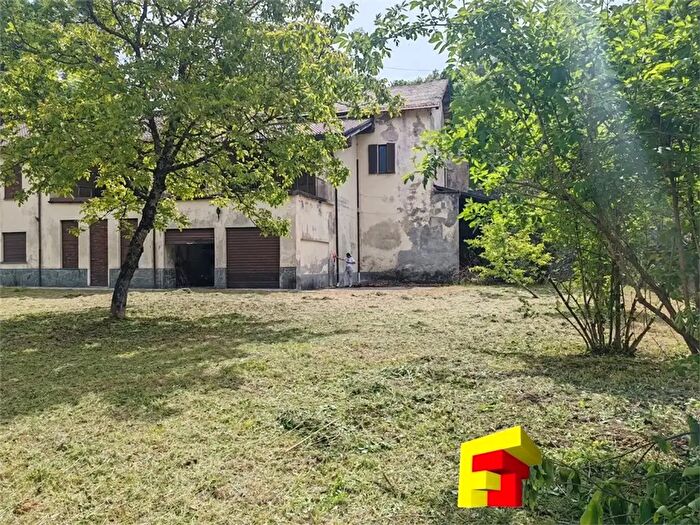 Casa con 18 locali in vendita in Via Casere, Cremeno