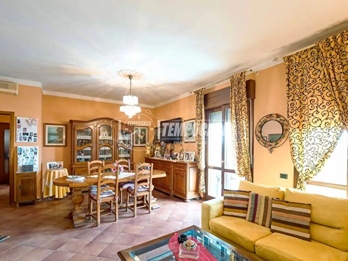 Appartamento trilocale in vendita in Via San Sebastiano, Cremona