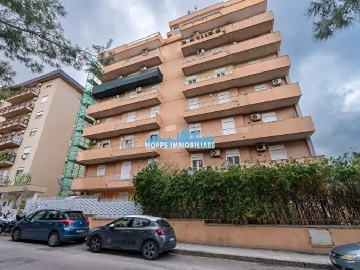 Appartamento con 5 locali in vendita in Via Giuseppe Lanza di Scalea, Palermo