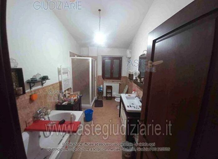 Casa quadrilocale in vendita in Via della Mezza Luna, Mentana