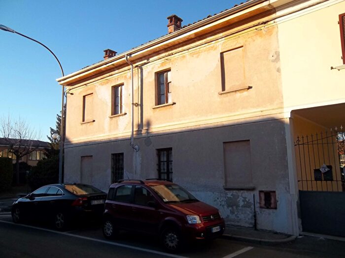 Casa quadrilocale in vendita in Via Roma, Caltignaga