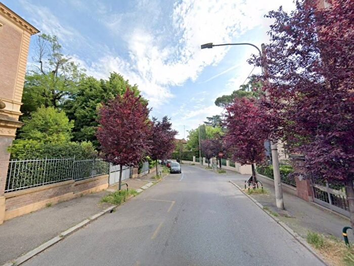 Appartamento con 6 locali in affitto in Via Bellacosta, Colli Murri, Bologna