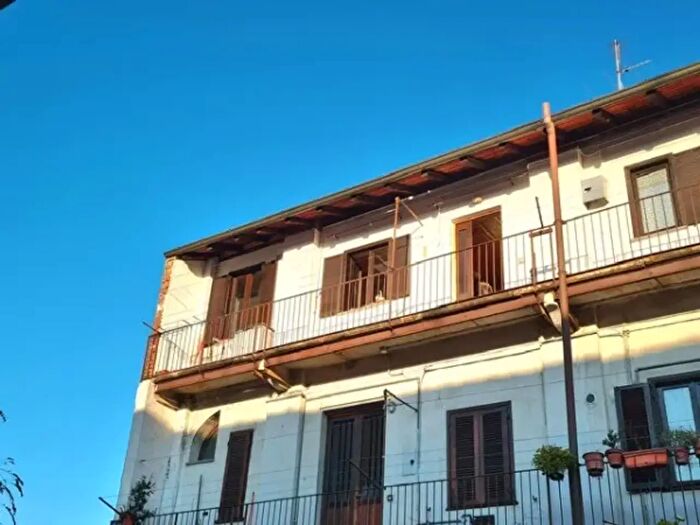 Appartamento quadrilocale in vendita in Via Flora, Legnano