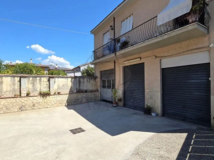 Casa con 5 locali in vendita in Via San Valentino, Terni