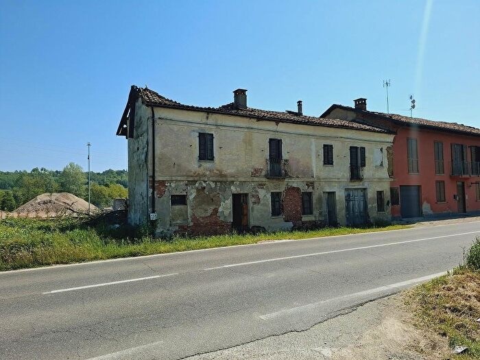 Casa con 5 locali in vendita in Frazione Sessant, Asti