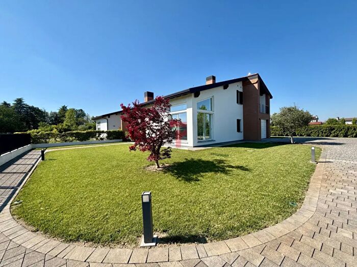 Casa con 5 locali in vendita in Saonara