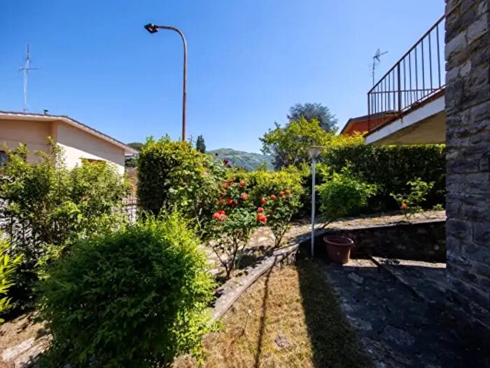Casa con 6 locali in vendita in Via dei Colli per Uzzano, Pescia