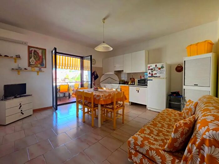 Appartamento trilocale in vendita in Viale Raffaello, Scalea