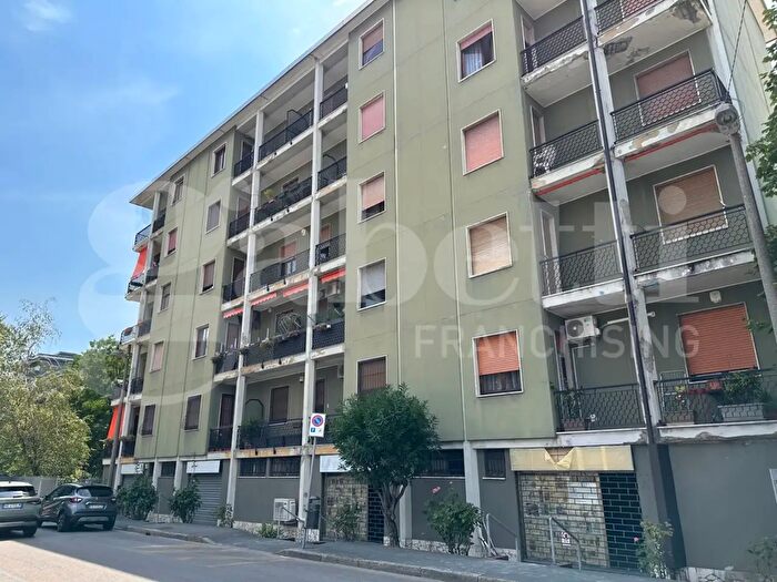 Appartamento trilocale in vendita in Via Edison, Novate Milanese