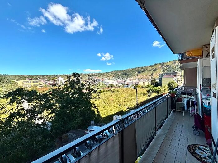 Appartamento bilocale in vendita in Via San Donato, Napoli
