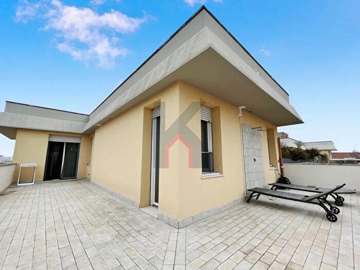 Appartamento quadrilocale in vendita in Viale Bologna, Forli