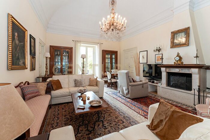 Casa con 6 locali in vendita in Via Pulei, Mascalucia