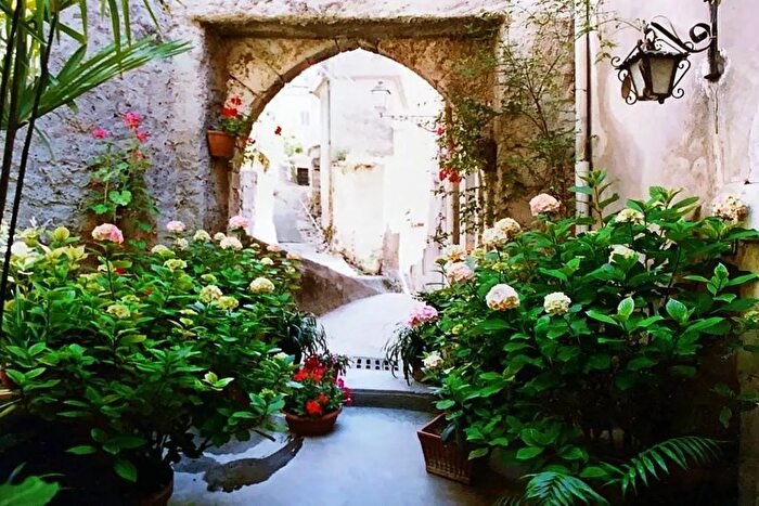 Appartamento con 5 locali in vendita in Via Maggiore Alvito Frosinone, San Donato Val Di Comino