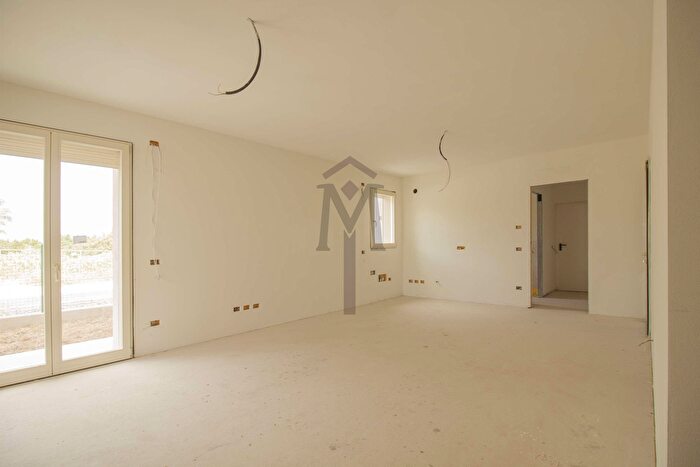 Appartamento con 6 locali in vendita in Reggio Emilia