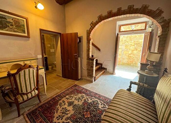 Appartamento trilocale in vendita in Via del Castello, Monte Santa Maria Tiberina