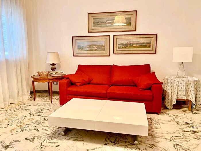 Appartamento quadrilocale in affitto in Via Arnolfo, Beccaria Colombo, Firenze