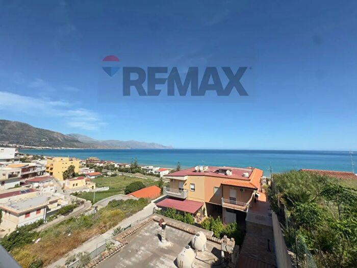 Appartamento trilocale in vendita in Via Cassipea, Alcamo