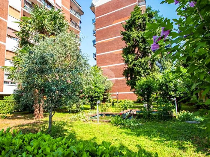 Appartamento bilocale in vendita in Via Monviso, Garbagnate Milanese