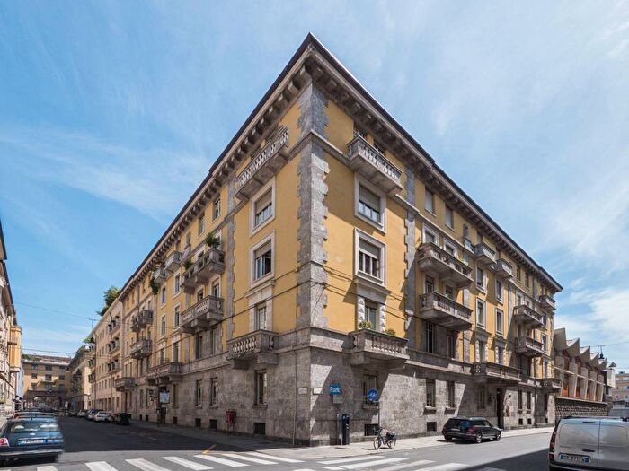 Appartamento trilocale in affitto in Via Camillo Benso di Cavour, Via Roma, Torino