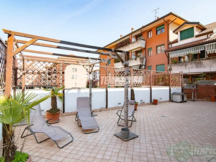 Appartamento trilocale in vendita in Via Martiri di Marzabotto, Senago