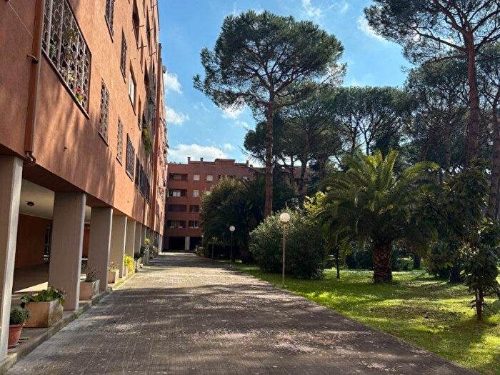 Appartamento trilocale in affitto in Via Giuseppe Imer, Vigne Nuove Casale Nei, Roma