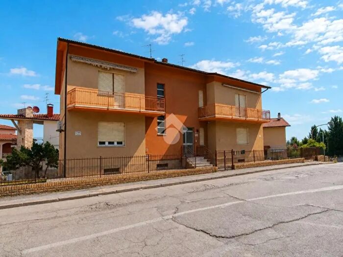 Appartamento con 5 locali in vendita in Via Tonnini, Loreto