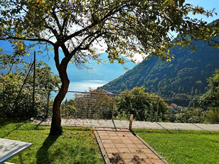 Appartamento trilocale in vendita in Via Belvedere, Dizzasco