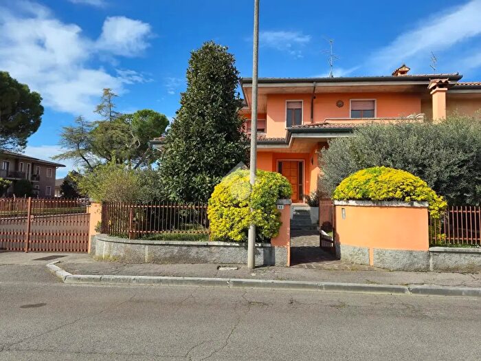 Casa con 5 locali in vendita in Via Gioacchino Rossini, Pescantina