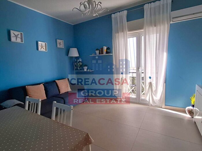 Appartamento trilocale in affitto in Via schisò, Centro, GiardiniNaxos