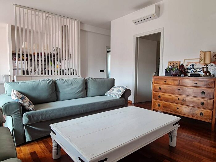 Appartamento trilocale in affitto in Via Carlo Ravizza, Amendola Buonarroti, Milano