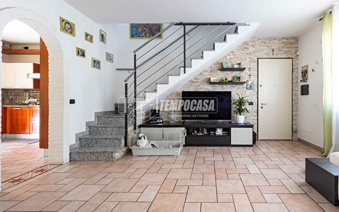 Appartamento con 8 locali in vendita in Via Selva, Lurago DErba