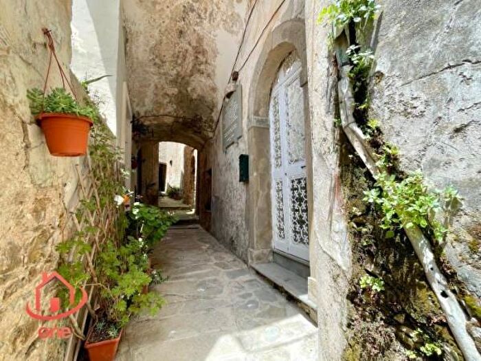 Appartamento con 6 locali in vendita in Strada Provinciale Adolfo Cilento, Castellabate