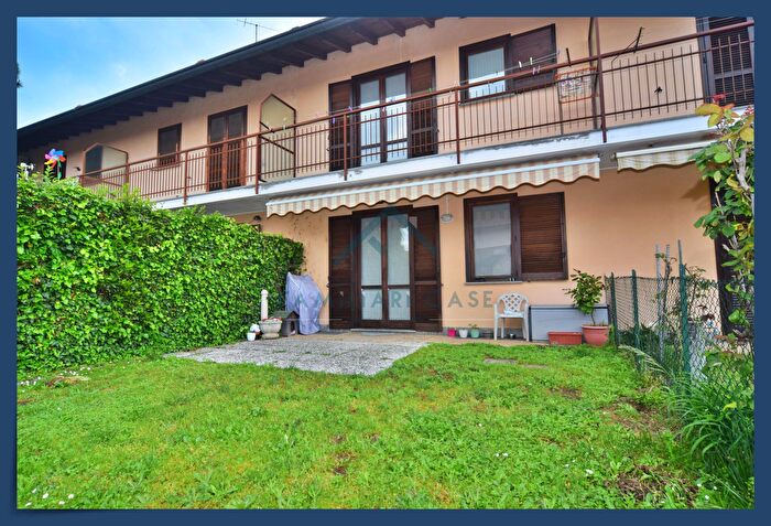 Casa quadrilocale in vendita in Fontanone, Azzate