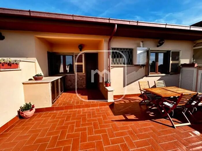 Casa trilocale in vendita in Via Alghero, Pomezia