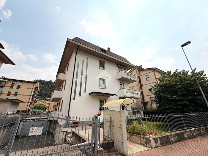 Appartamento con 5 locali in vendita in Via Antonio Meucci, Valdagno