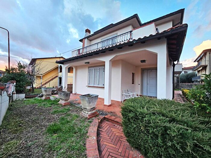 Casa con 6 locali in affitto in Via Pietro Mascagni, Pian Di Scò, Castelfranco Piandisco