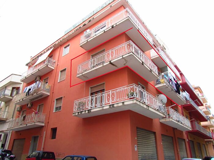 Appartamento con 6 locali in vendita in Via delle Viole, Sciacca