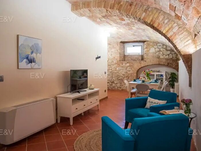 Appartamento quadrilocale in vendita in Via Tomba, Colli al Metauro