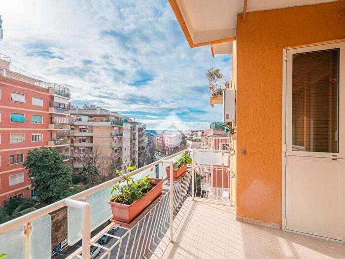 Appartamento trilocale in affitto in Via Mario Romagnoli, Balduina, Roma