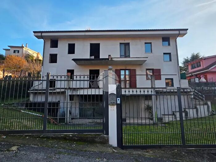 Casa con 6 locali in vendita in Via delle Rose, San Polo Dei Cavalieri