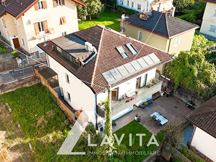 Casa con 7 locali in vendita in Via Sottomonte Unterbergstraße, Laives