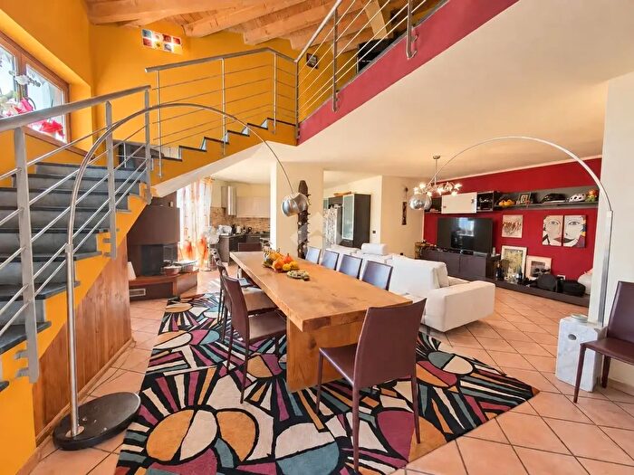 Casa trilocale in vendita in Via Vignaccia, Bianzone