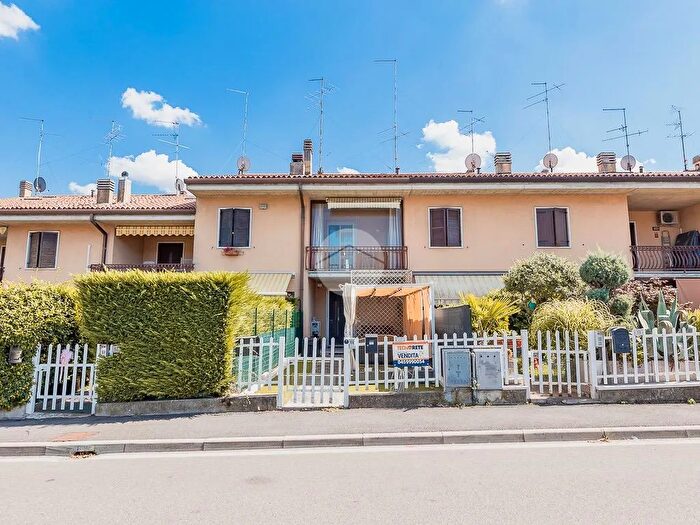 Casa con 6 locali in vendita in Via XXV Aprile, Sona