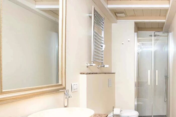 Appartamento monolocale in affitto in Via San Gregorio, Milano