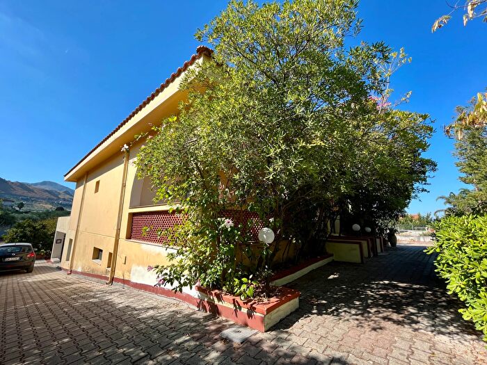 Casa con 8 locali in vendita in Partinico Contrada Ramotta, Partinico