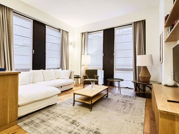 Appartamento trilocale in affitto in Via Antonio Cecchi, Washington, Milano