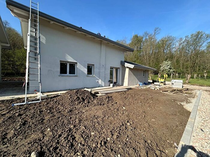 Casa con 6 locali in vendita in Via F Rusca, Villa Guardia