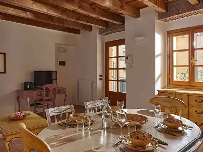 Appartamento trilocale in affitto in Via Cinque Giornate, Centro Storico, Como