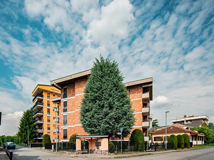 Appartamento trilocale in vendita in Via G della Croce, Rho